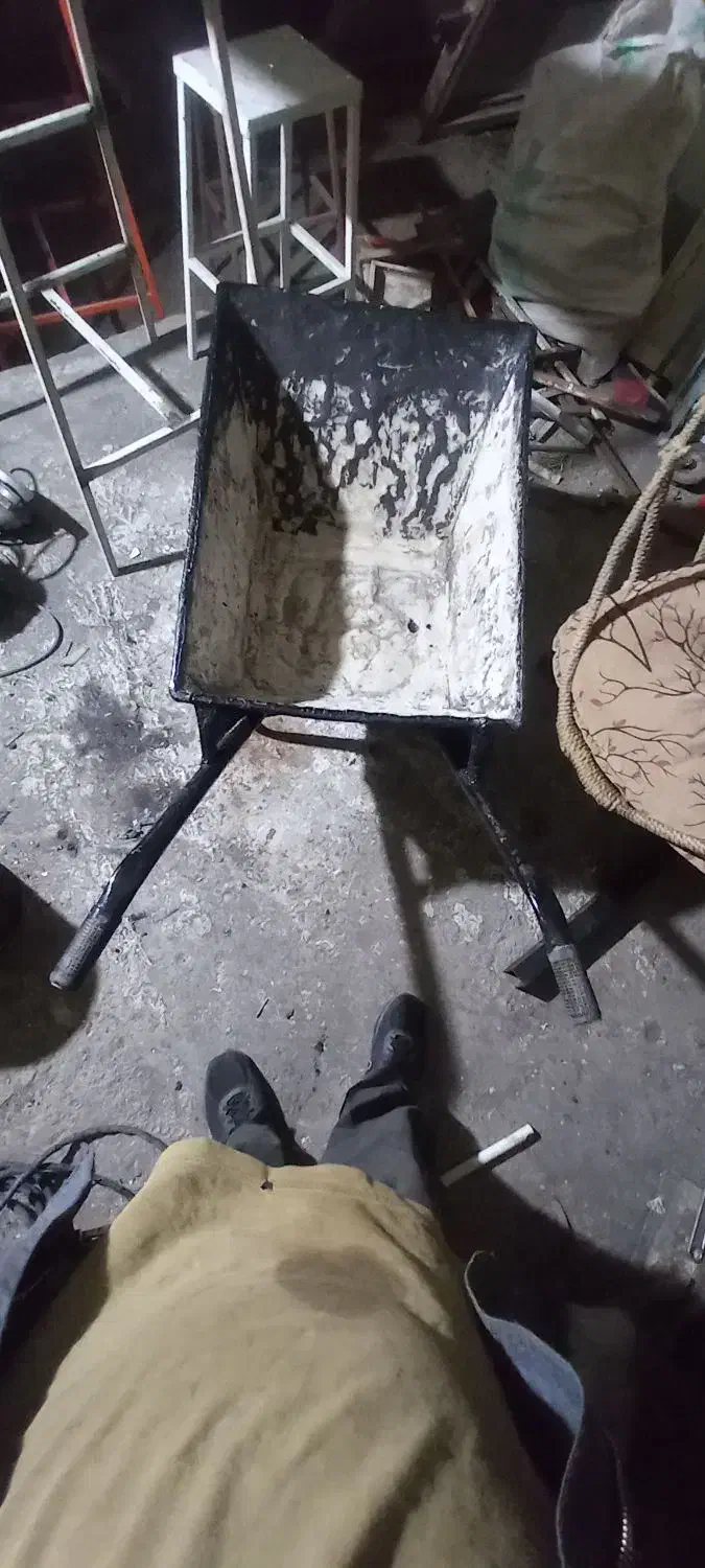 یک عدد فرغون کارکرده|ابزارآلات|کوهدشت, |دیوار