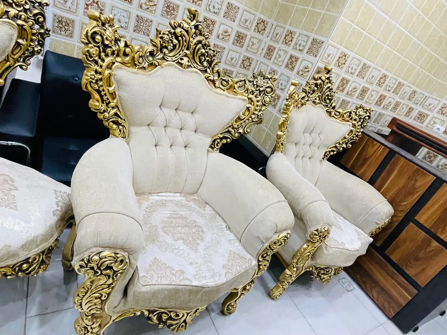 مبل سلطنتی ۹ نفره+ساعت ایستاده+بوفه(اقساطی)|مبلمان خانگی و میز عسلی|یزد, |دیوار