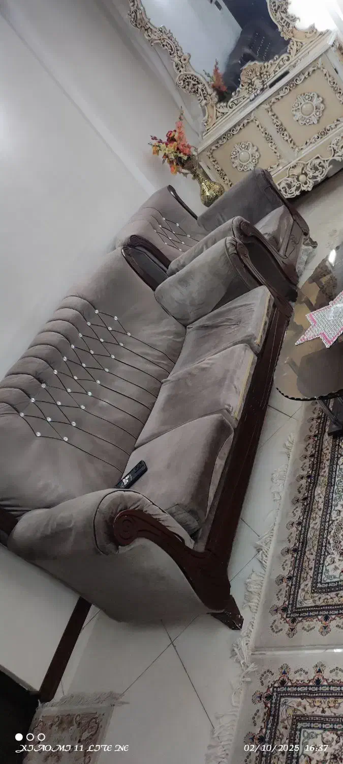 مبل ۷نفره ب همراه میز و ۴تا عسلی فقط ۱ملیون ۵۰۰|مبلمان خانگی و میز عسلی|پاکدشت, پاکدشت (مامازند)|دیوار