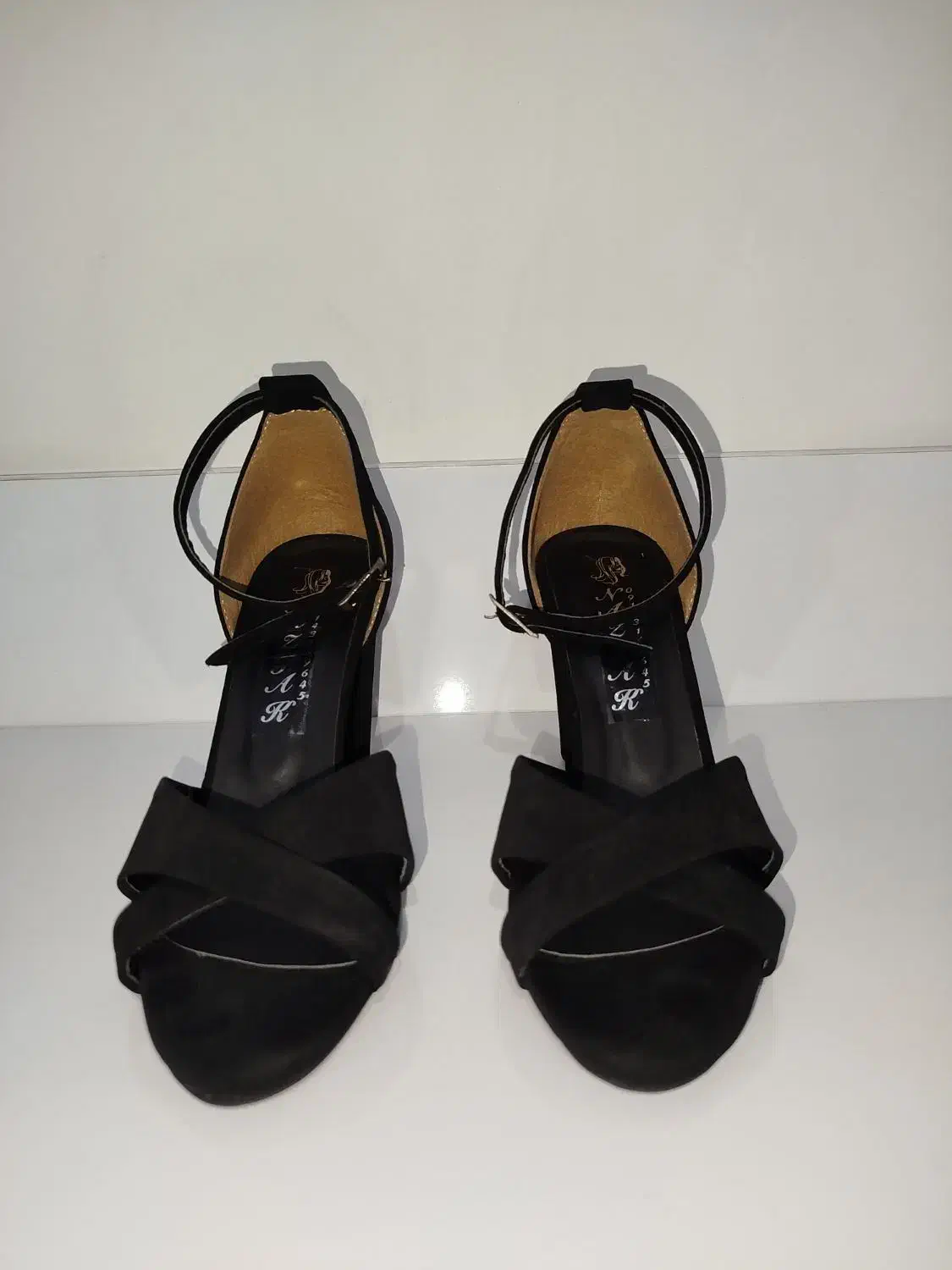 کفش مجلسی|کیف، کفش، کمربند|تبریز, |دیوار