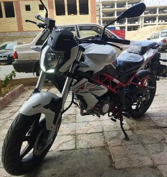 بنلی نیوفیس (مدارک تکمیل)|موتورسیکلت|بروجرد, |دیوار