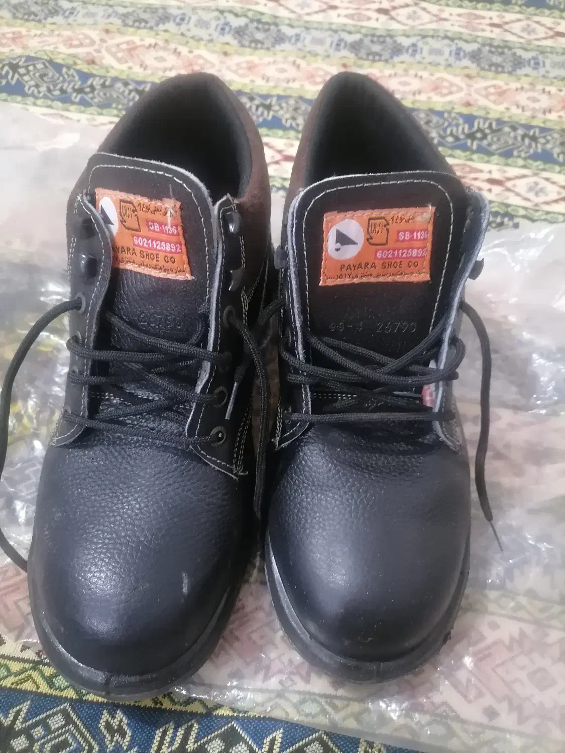 کفش کار ایمنی و لباس کار نسوز لی.|لباس|تاکستان, |دیوار