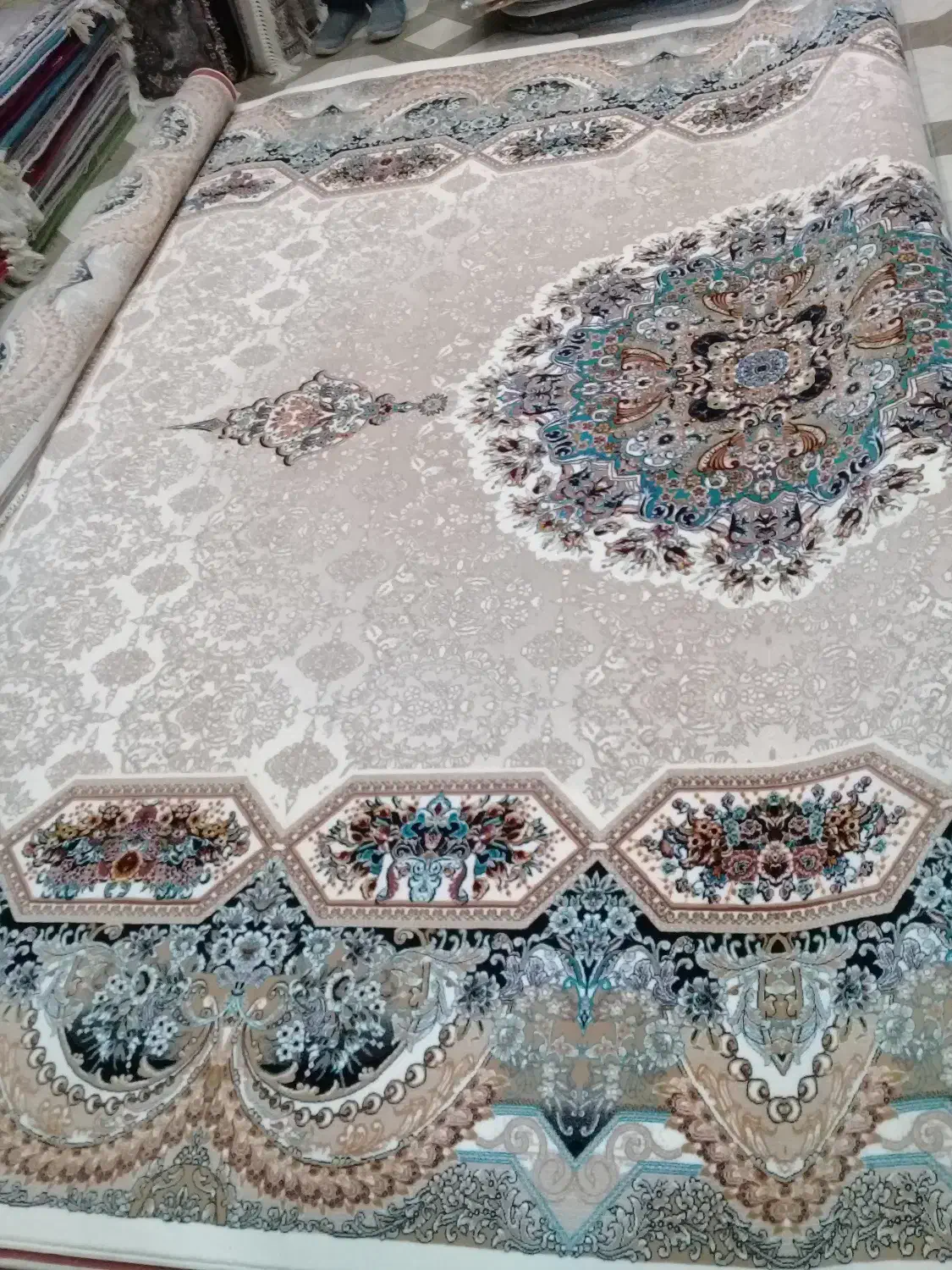 فرش ۱۲ متری ۷۰۰ شانه|فرش|گمیشان, |دیوار