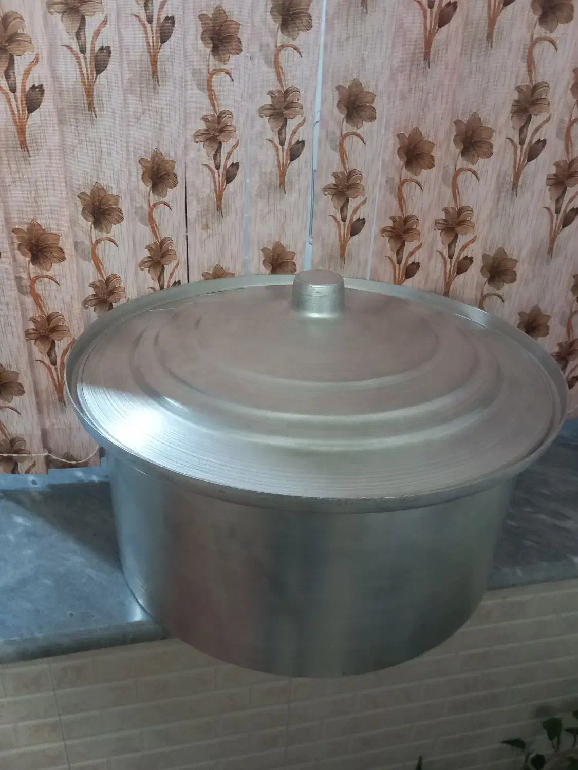 دیگ بزرگ|ظروف پختوپز|ماکو, |دیوار