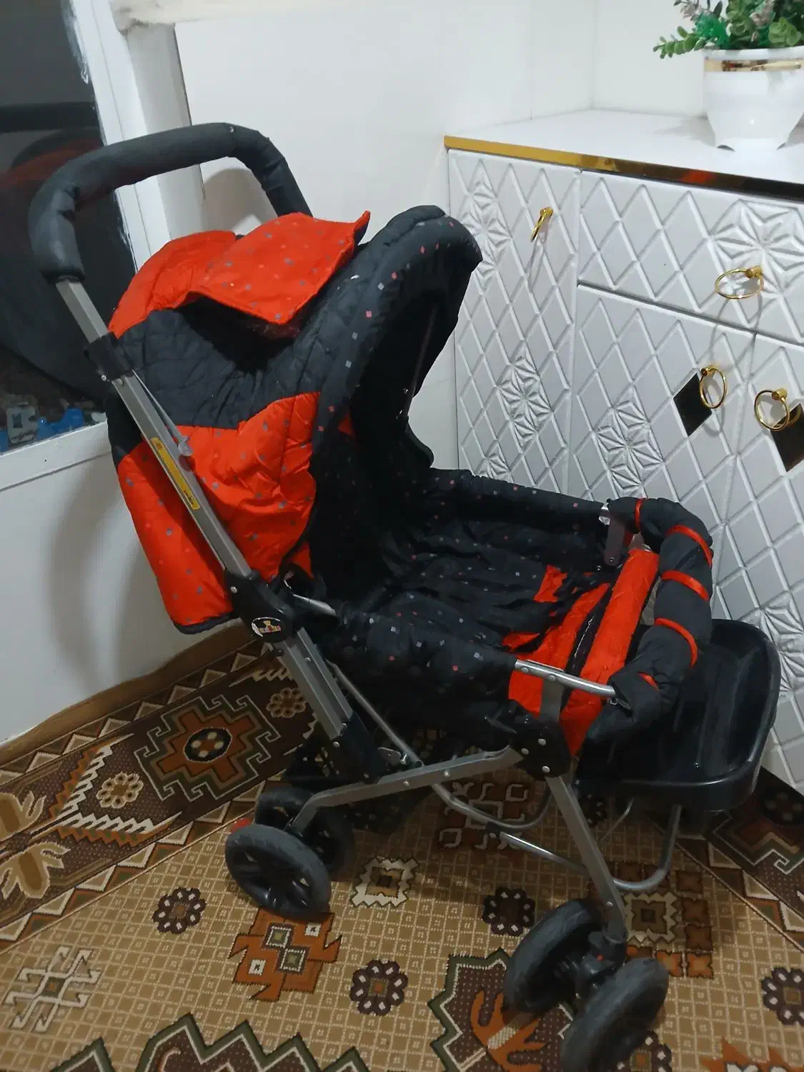 یک عدد کالسکه|کالسکه و لوازم جانبی|مهاباد (آذربایجان غربی), |دیوار