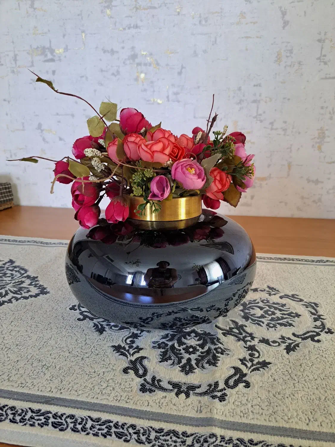 گلدان به همراه گل|گل مصنوعی|شیراز, اصلاح‌نژاد|دیوار