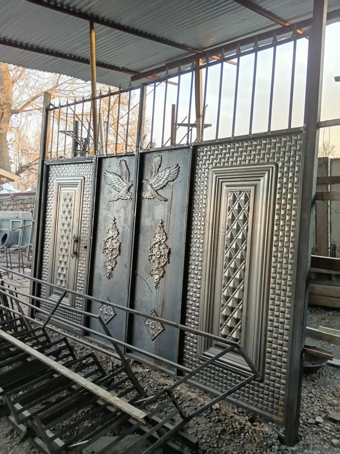 درهای آهنی حیاط وباغ|مصالح و تجهیزات ساختمان|فلاورجان, |دیوار