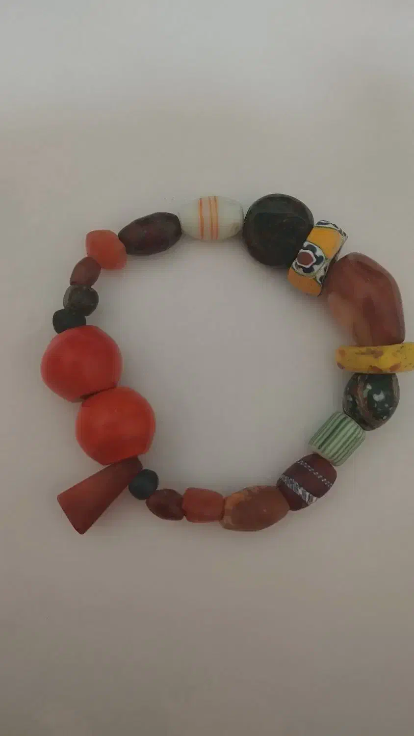 مهره قدیمی|کلکسیون اشیاء عتیقه|چترود, |دیوار