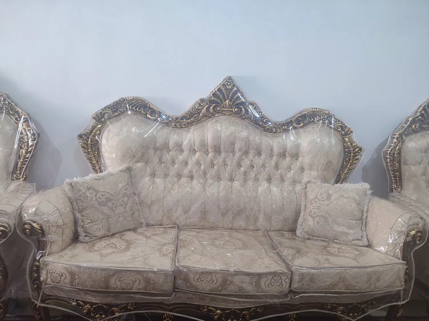 مبل استیل 9نفره همراه باسه عدد جلو مبلی|مبلمان خانگی و میز عسلی|رشت, نخودچر|دیوار