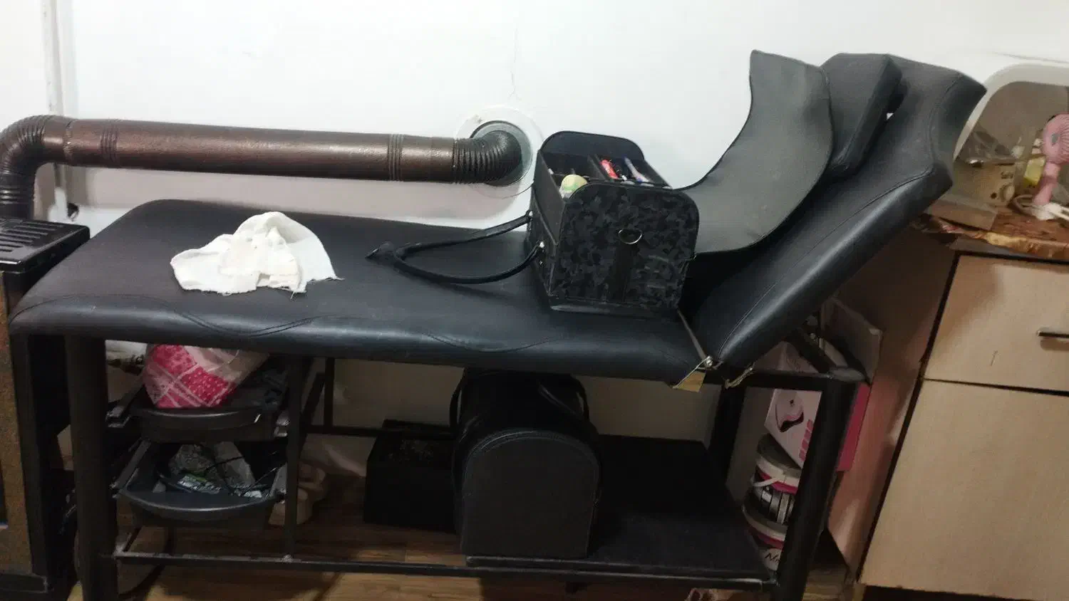 لوازم سالن زیبایی|آرایشگاه و سالن‌های زیبایی|تبریز, |دیوار