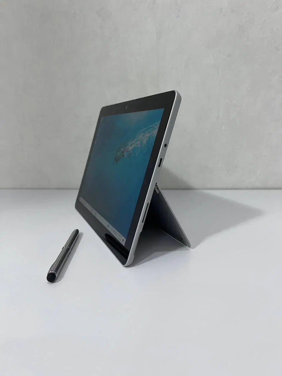 تبلت ویندوزی سرفیسgo رم ۸ برند مایکروسافت +قلم|تبلت|تهران, میدان ولیعصر|دیوار