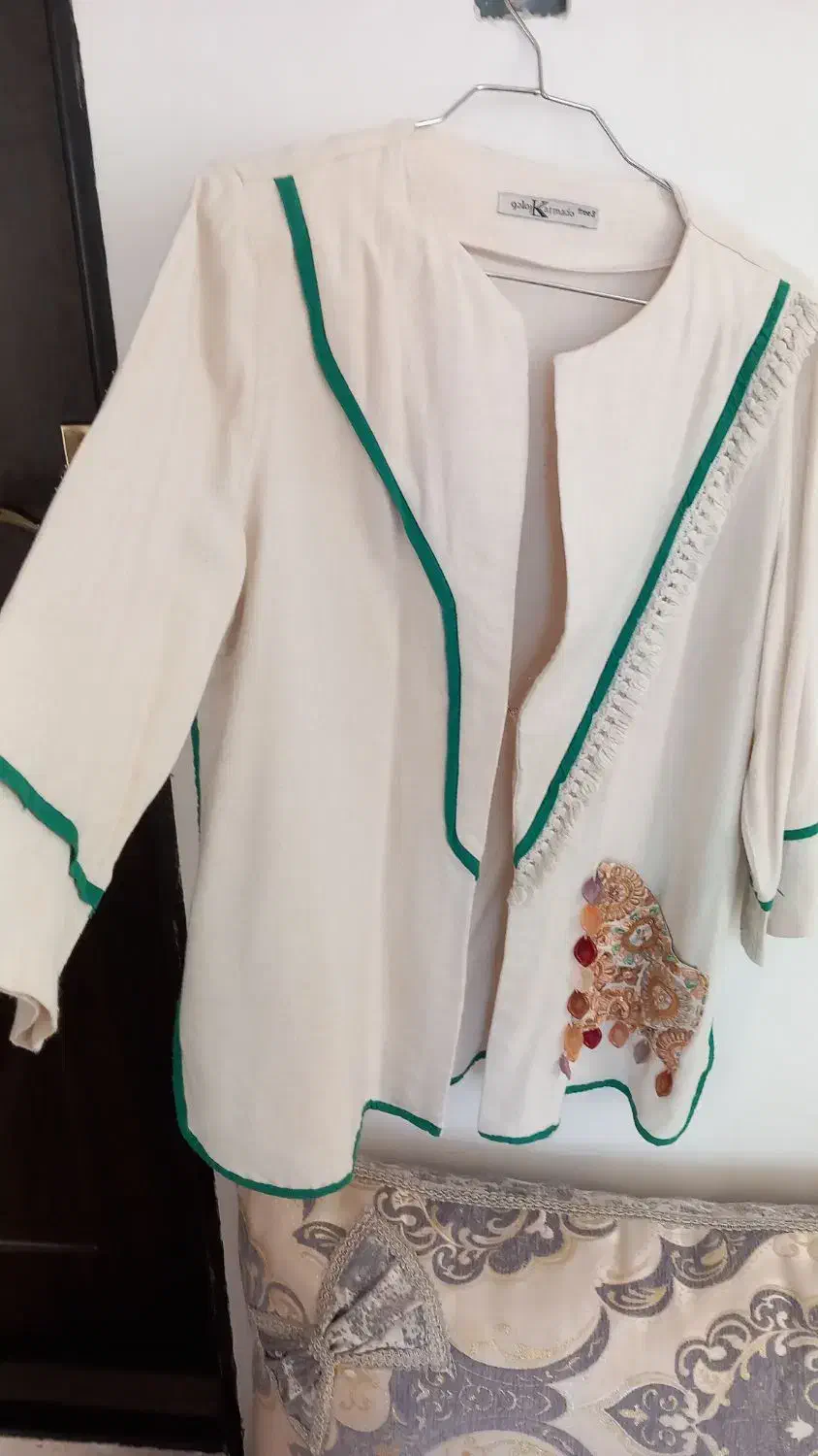 مانتو|لباس|سلماس, |دیوار