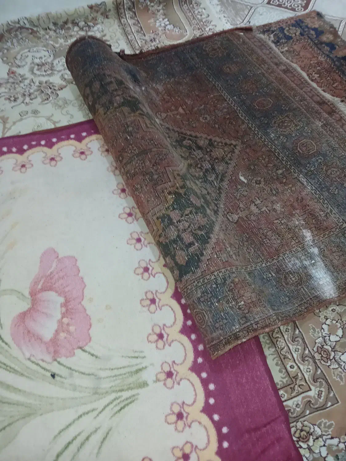 فرش قدیمی|فرش|قم, ولیعصر|دیوار