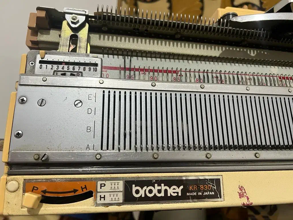 دستگاه بافندگی برادر اصل ژاپن ۸۳۰ سالم در حد نو|چرخ خیاطی و ریسندگی|رشت, انصاری|دیوار