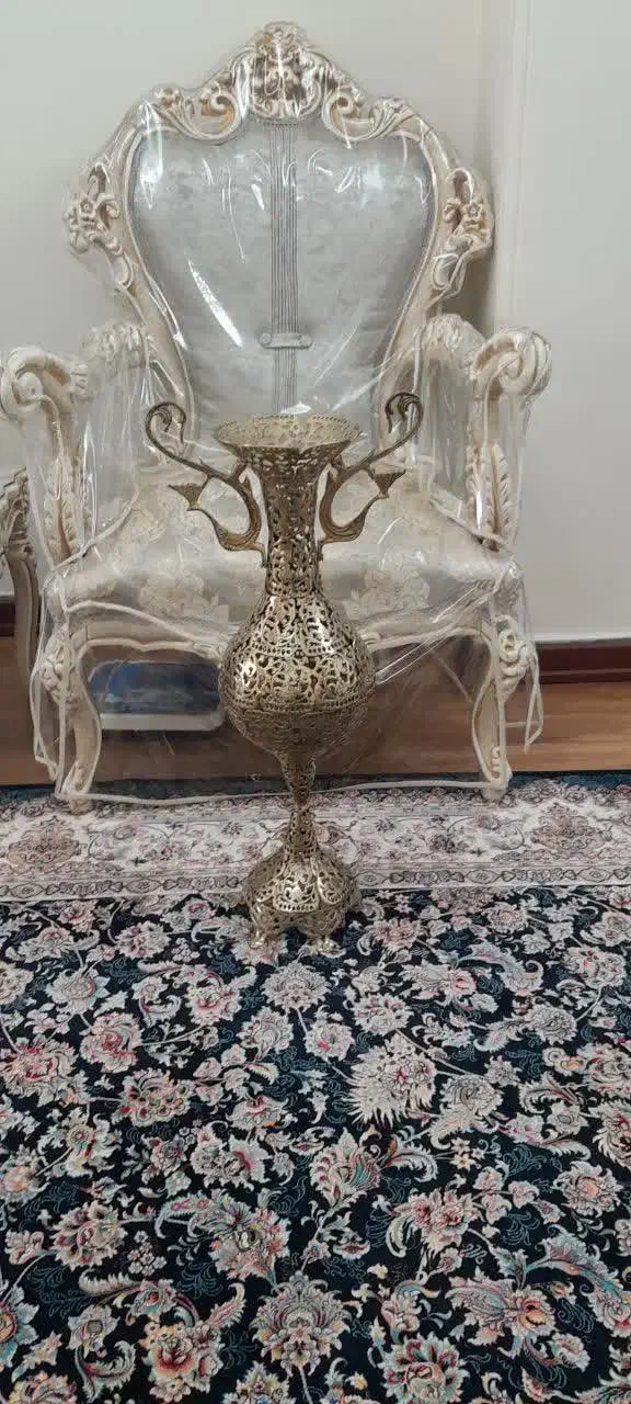 گلدان برنز|گل و گیاه طبیعی|بهارستان, |دیوار