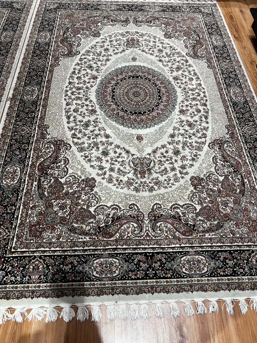 ۲ عدد فرش کارکرده ۶ متری|فرش|مشهد, هنرستان|دیوار