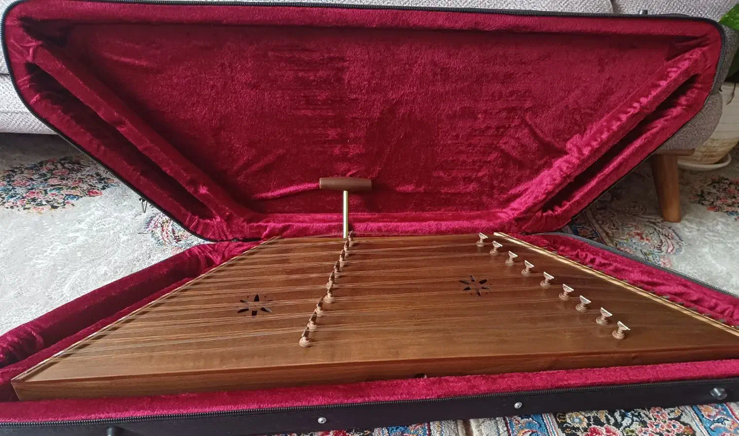 سنتور کاملا سالم کارنکرده چوب گردو فروشی|سازهای سنتی|اصفهان, حسینآباد|دیوار