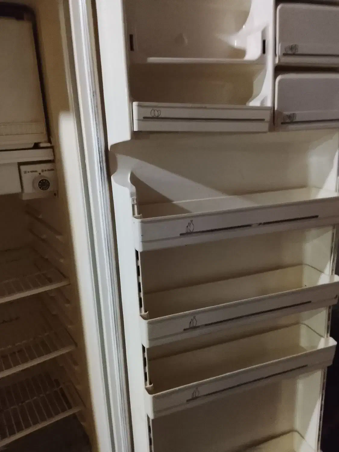 یخچال به خریدار واقعی تخفیف میدم لطفا زنگ بزنید|یخچال و فریزر|رشت, فخب|دیوار