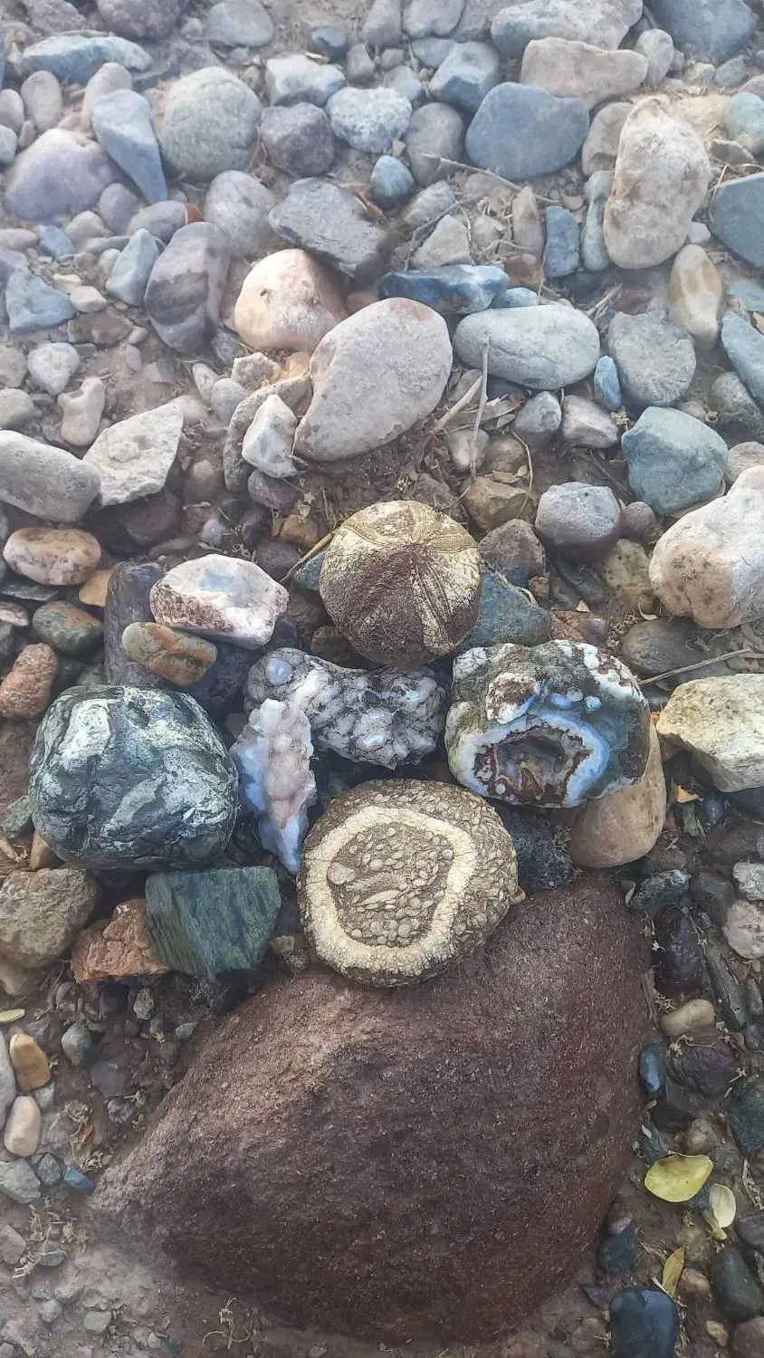 سنگ|جواهرات|رودبار (کرمان), |دیوار