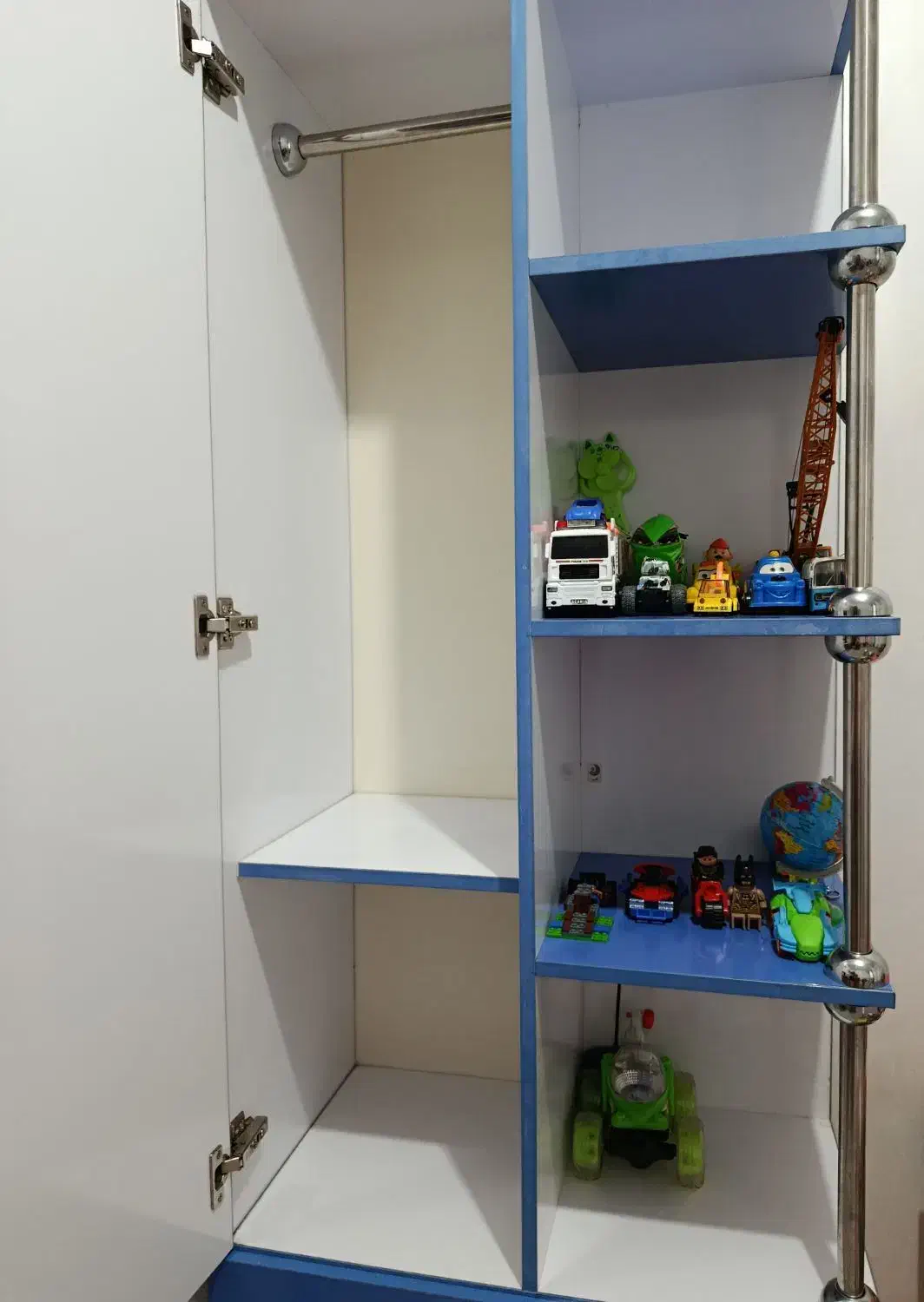 کمد کودک رنگ سفید و آبی|جاکفشی، کمد، دراور|صومعه‌سرا, |دیوار