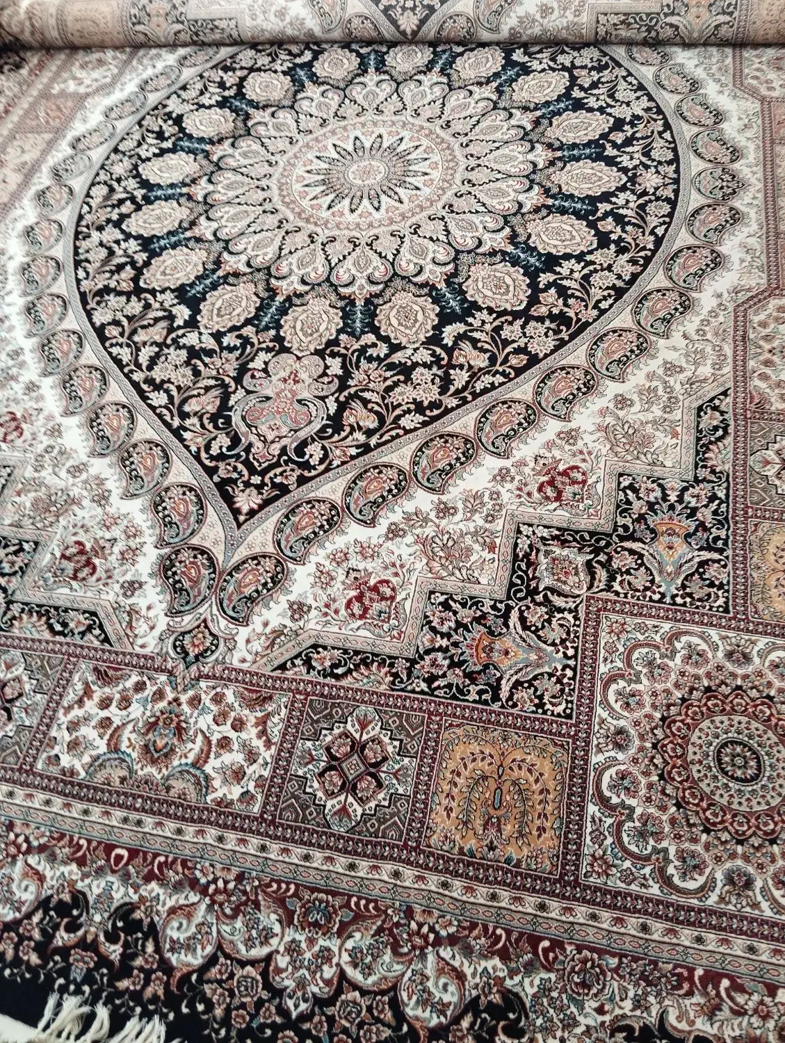 فرش 700شانه نخ ابریشم|فرش|فامنین, |دیوار