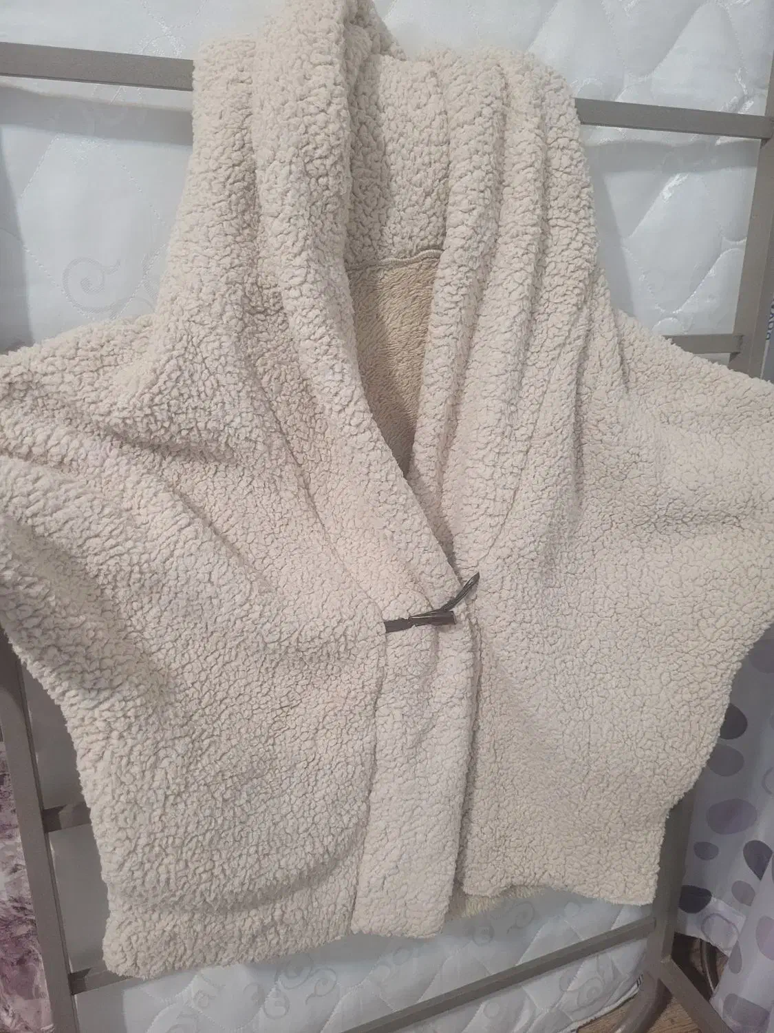 هودی|لباس|پردیس, فاز ۲|دیوار