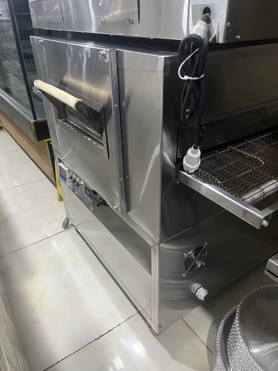 فرپیتزاریلی تاپینگ یخچال|کافی‌شاپ و رستوران|تهران, شهرک ولیعصر جنوبی|دیوار