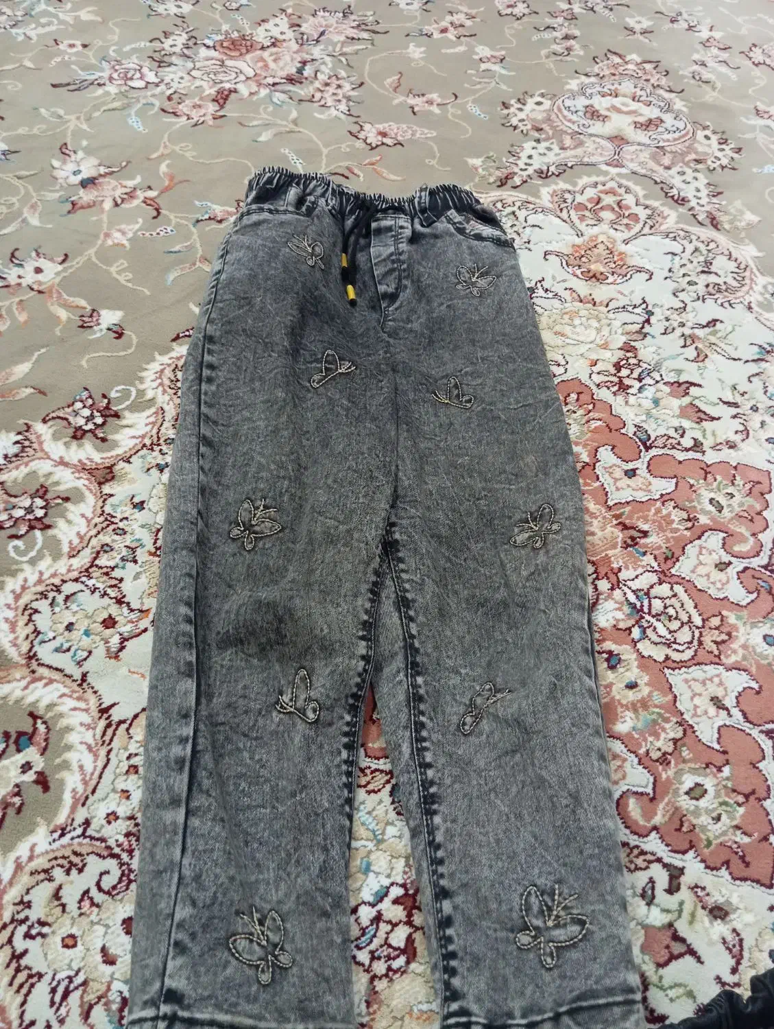 مقداری لباس درحد نو|لباس|یزد, |دیوار