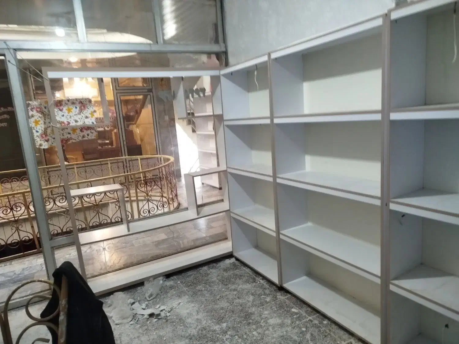 فقسه|کتابخانه، شلف، قفسه‌های دیواری|تبریز, |دیوار