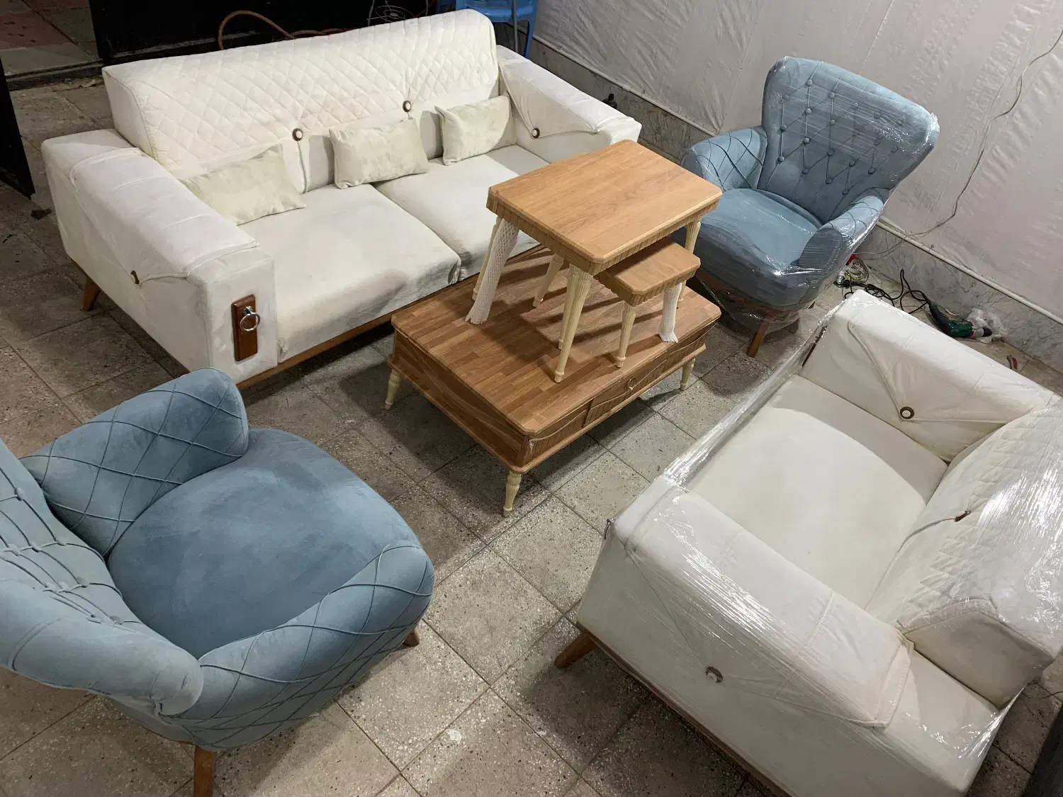 مبل چستر ۷نفره بامیز عسلی مناسب جهیزیه|مبلمان خانگی و میز عسلی|پاکدشت, حصار امیر|دیوار