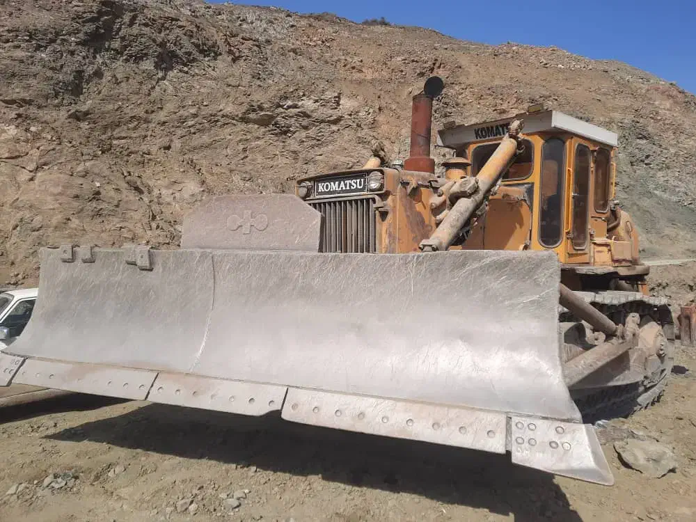 بلدوزر یا بولدوزر 155|ماشین‌آلات صنعتی|رشت, آب آسیاب|دیوار