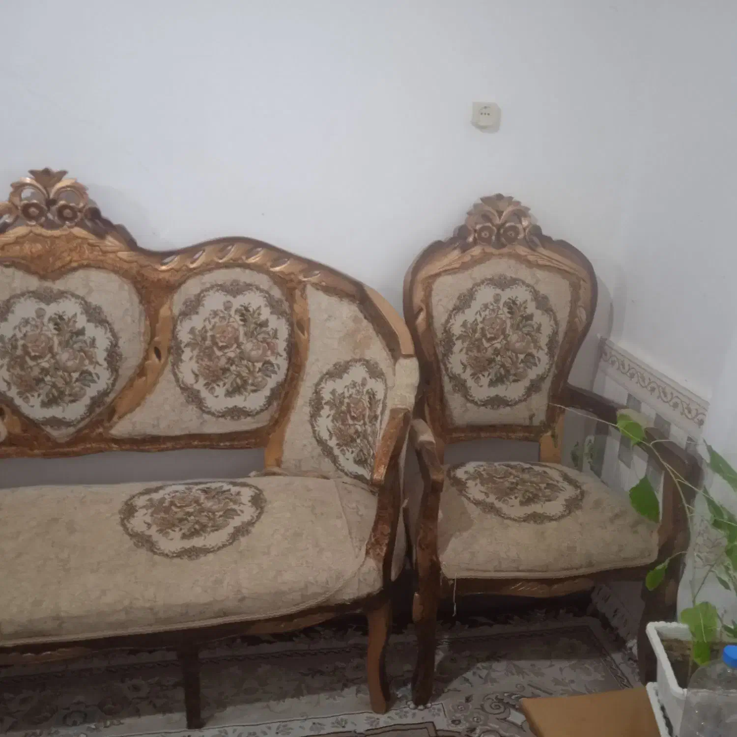 مبل|مبلمان خانگی و میز عسلی|گرمی, |دیوار