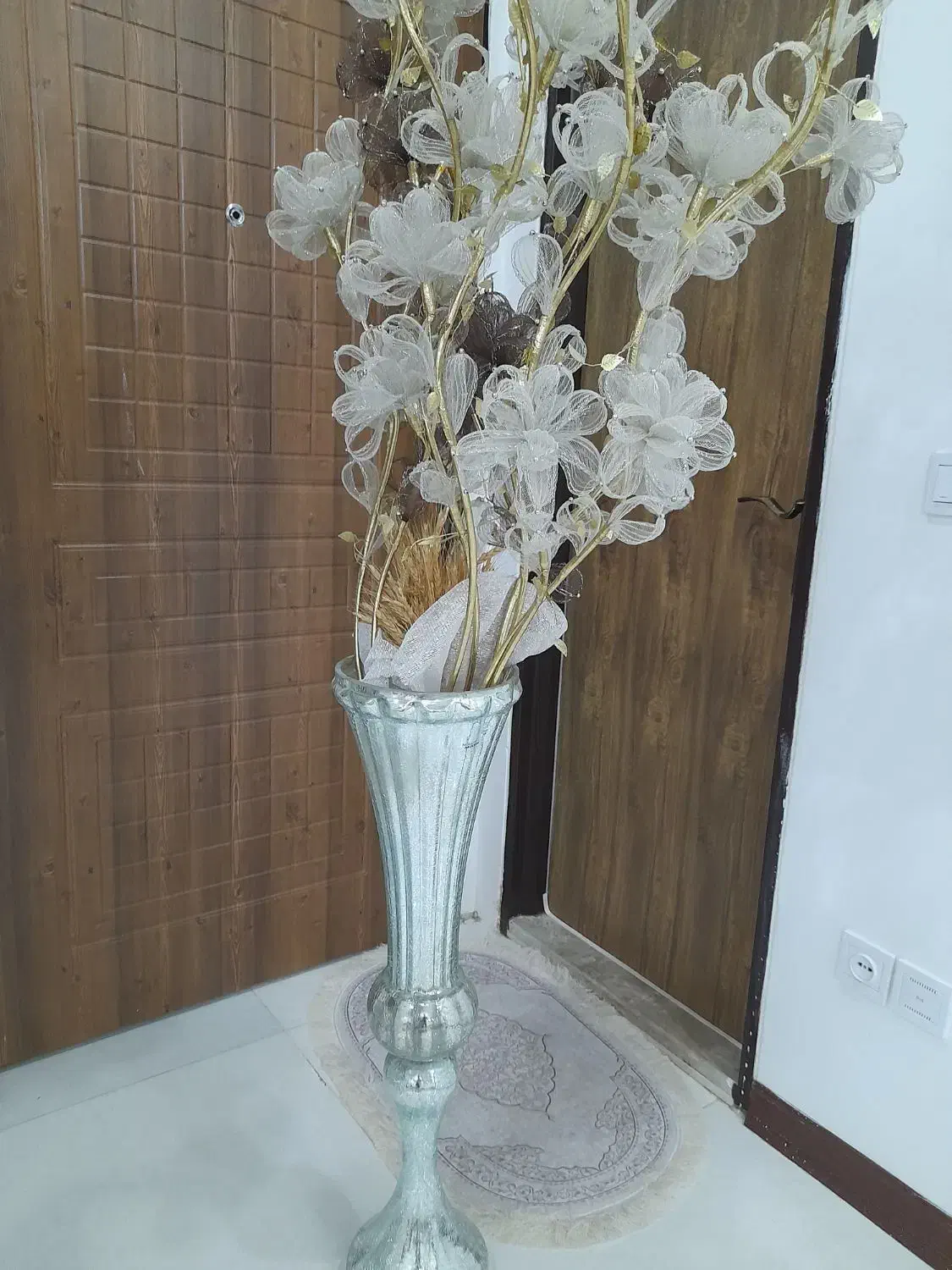 گلدان به همراه گل|گل مصنوعی|گلستان (تهران), |دیوار