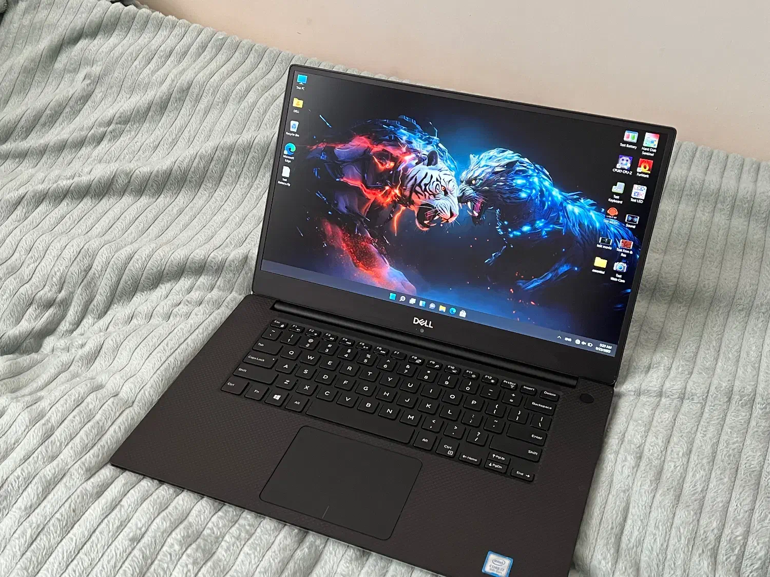 لپتاپ دل xps مختص گیم و طراحی فوق سنگین|رایانه همراه|مشهد, شاهد (شهرک غرب)|دیوار