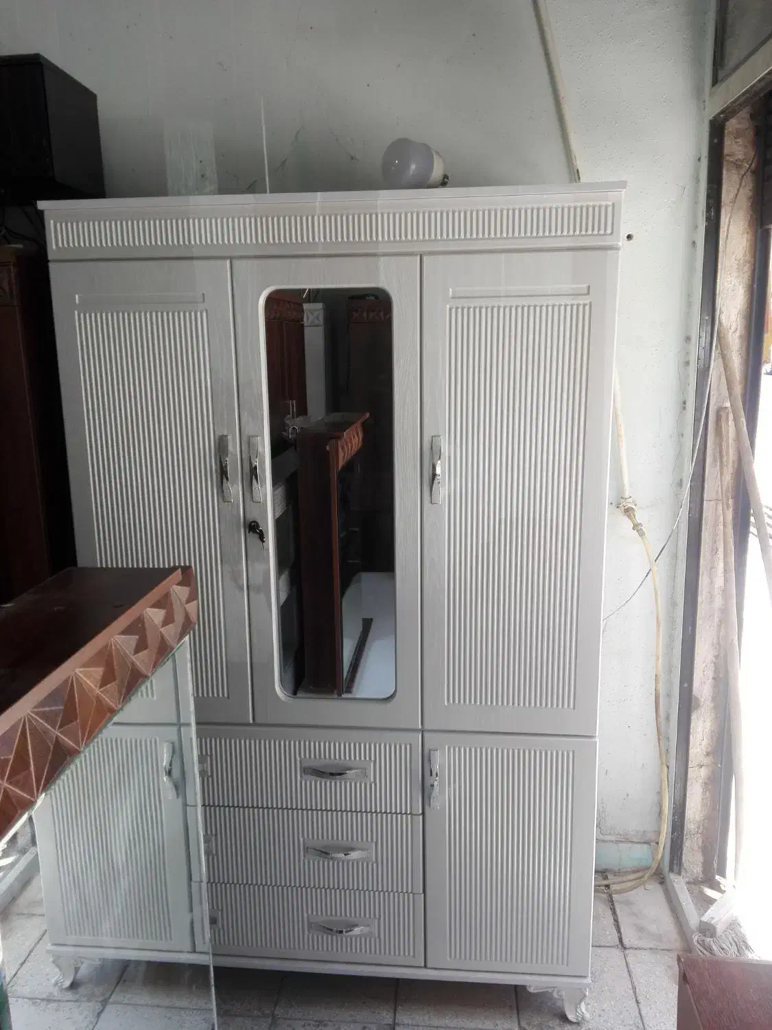 کمد دراور|جاکفشی، کمد، دراور|ساوه, |دیوار