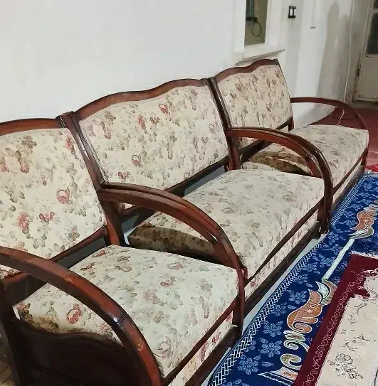 مبل راحتی چوبی|مبلمان خانگی و میز عسلی|مشهد, حضرت حجت|دیوار