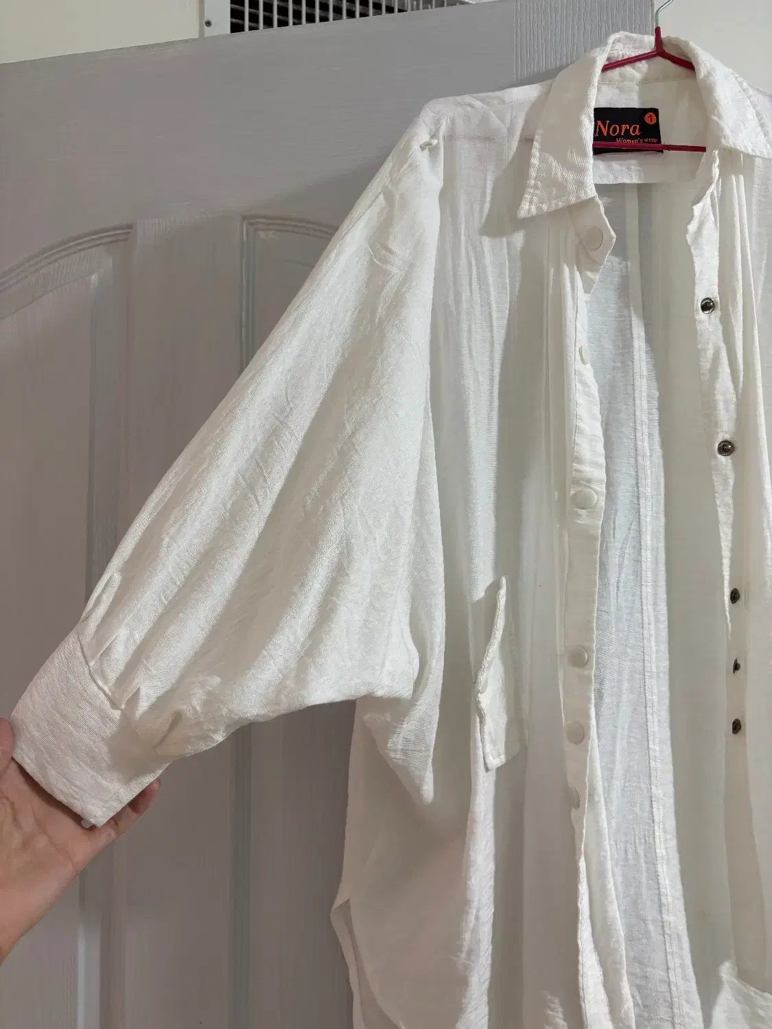 مانتو و یک عدد کیف|لباس|فردیس, منظریه|دیوار