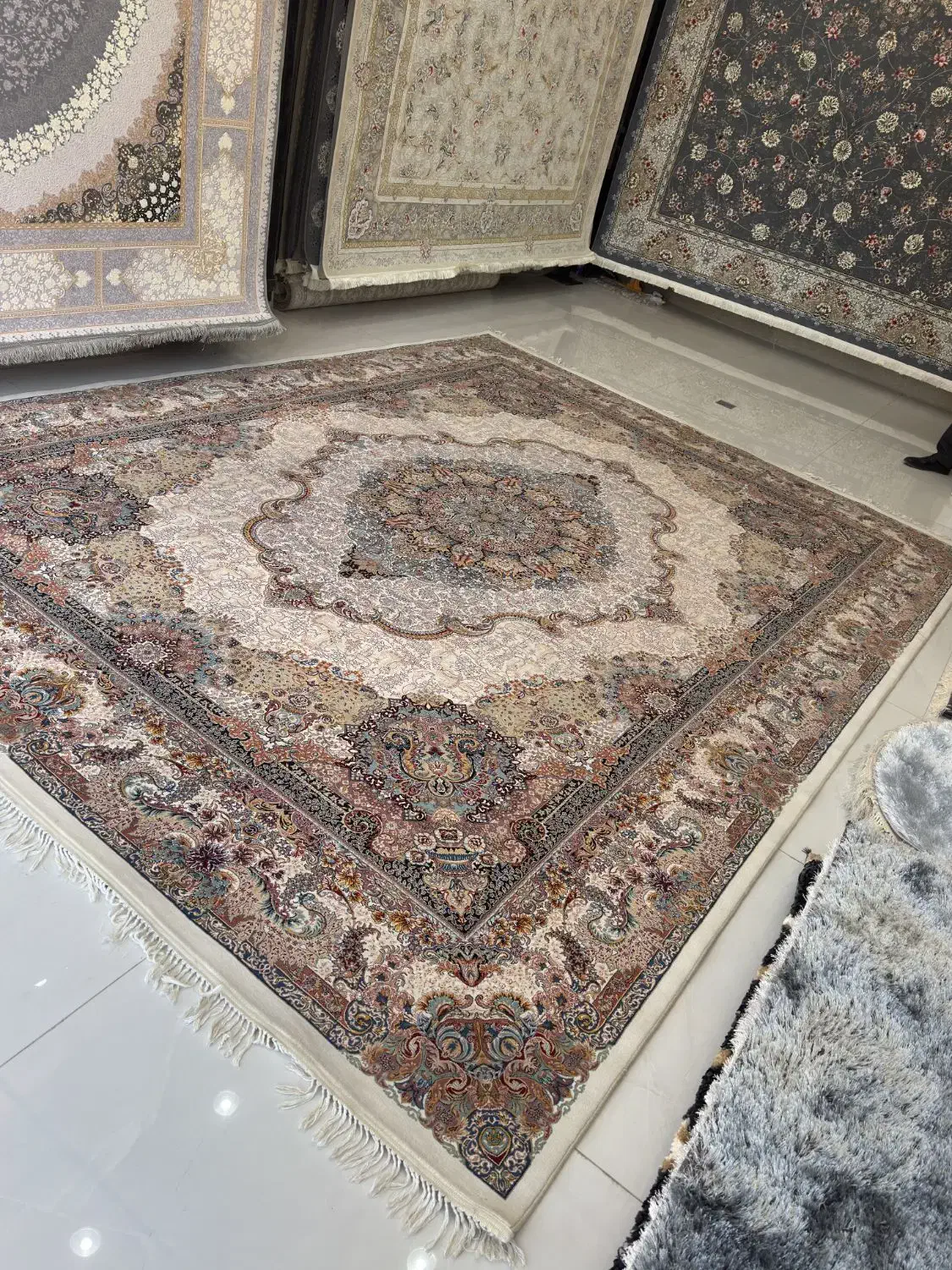 فرش تک ۱۲متری ۱۰۰۰ شانه تراکم۳۰۰۰|فرش|شهریار, شهرک وائین|دیوار