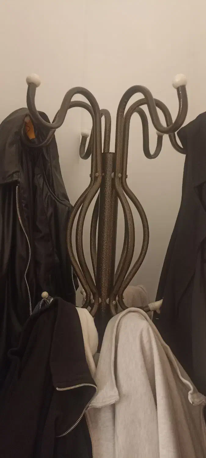 رخت آویز|بندرخت و رختآویز|مشهد, هفت تیر (نه دره)|دیوار