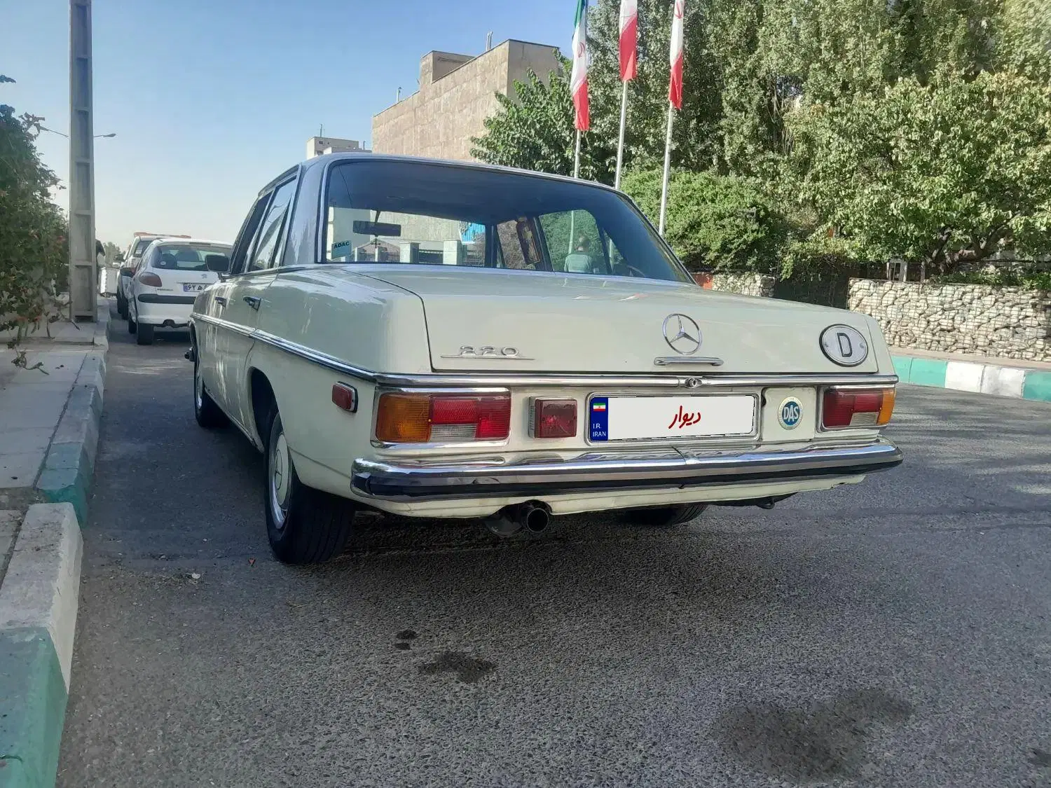 بنز معماری ۲۲۰ مدل ۱۹۷۱|خودرو کلاسیک|تهران, سردارجنگل|دیوار