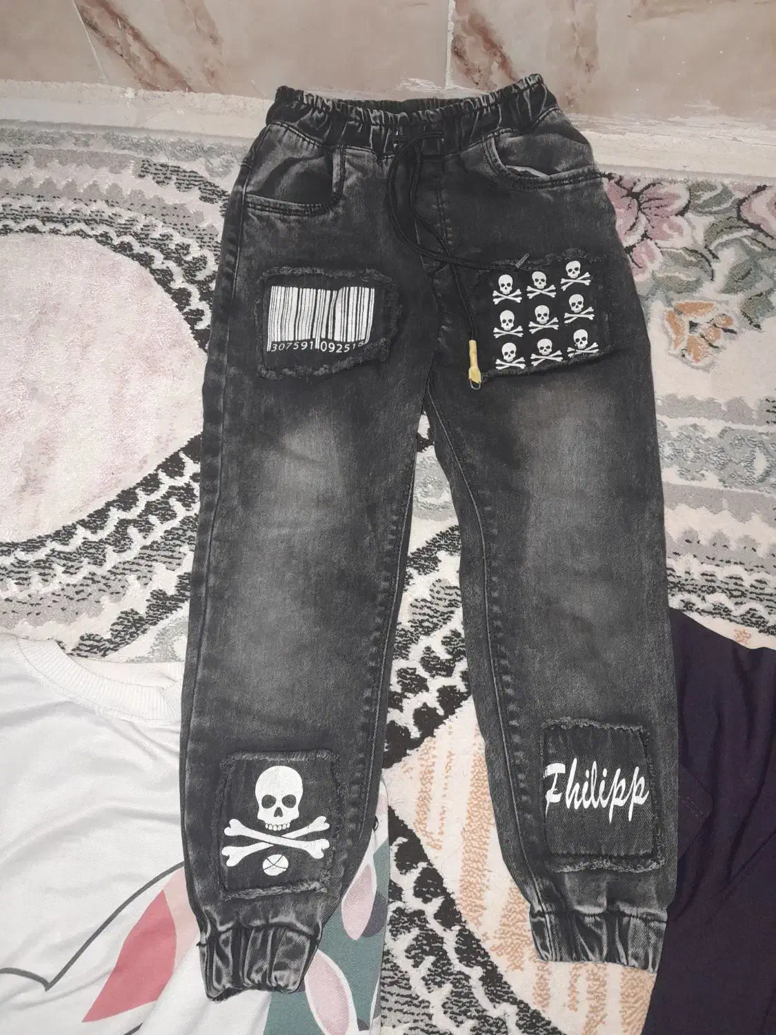 کیف و کفش|کیف، کفش، کمربند|نیشابور, پاستور|دیوار