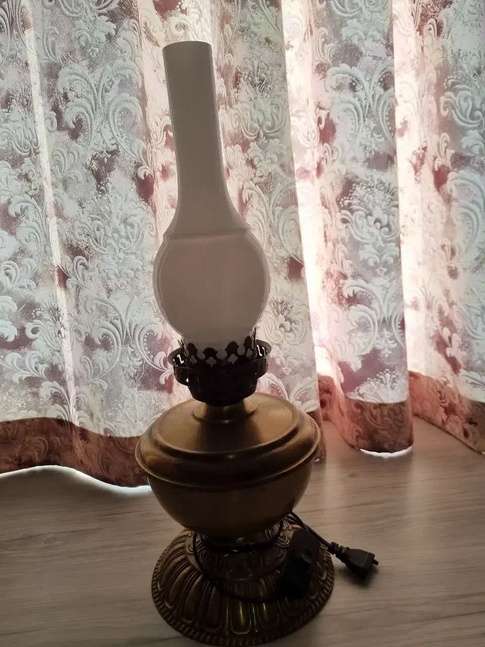 چراغ آنتیک|چراغ خواب و آباژور|اراک, |دیوار