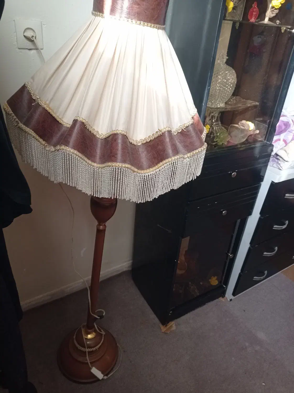 آباژورکاملان سالم درحدنو|چراغ خواب و آباژور|شاهین‌شهر, شهرک گلدیس|دیوار