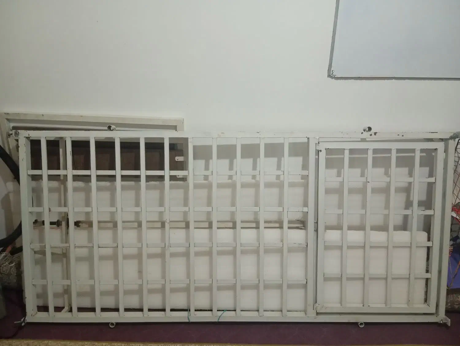 تخت بیمارستانی|تخت و سرویس خواب|گلبهار, شهر جدید گلبهار|دیوار