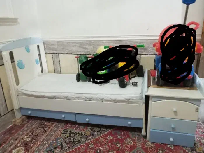 تخت به همراه فایل سه کشو جادار|تخت و سرویس خواب|زاهدان, |دیوار