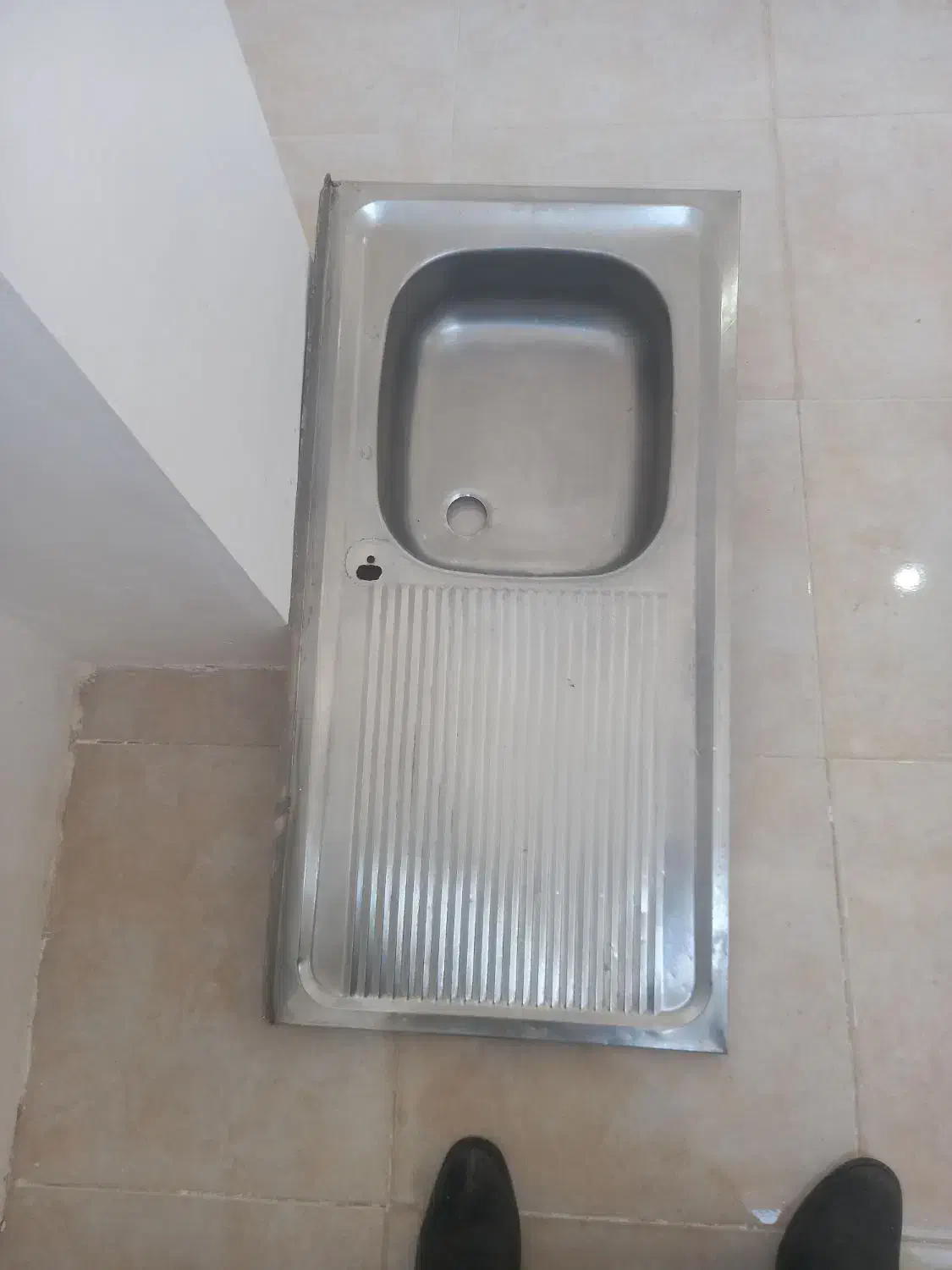 فروش  ابچکان کابینتی و سینک تک لگنه به فروش میرسد،|آب‌چکان و نظم‌دهنده ظروف|مراغه, |دیوار