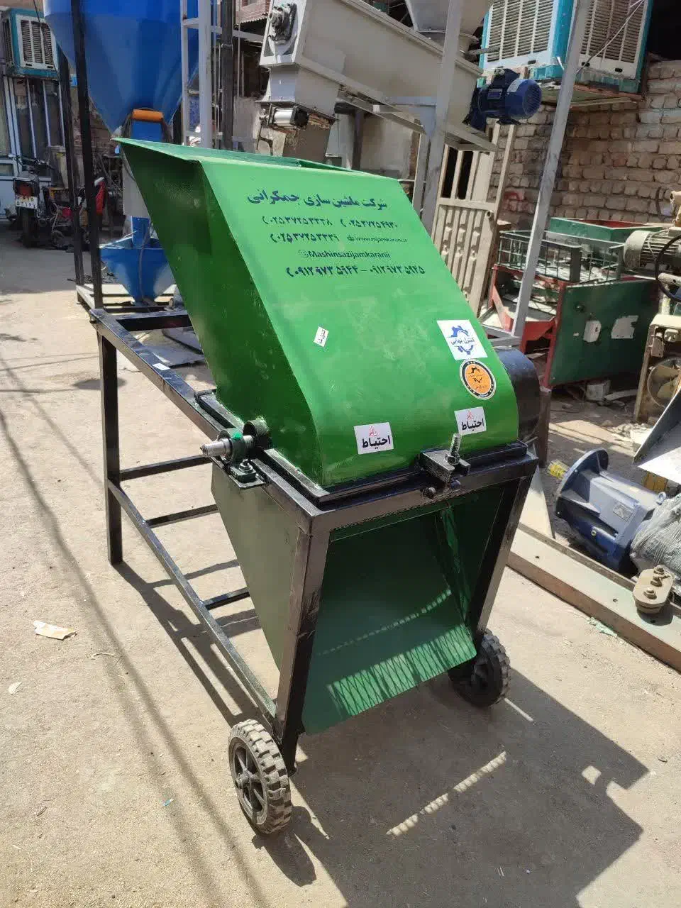 نیازمند رنگکار نقاش رنگ کار دائمی|استخدام صنعتی، فنی، مهندسی|قم, جمکران|دیوار