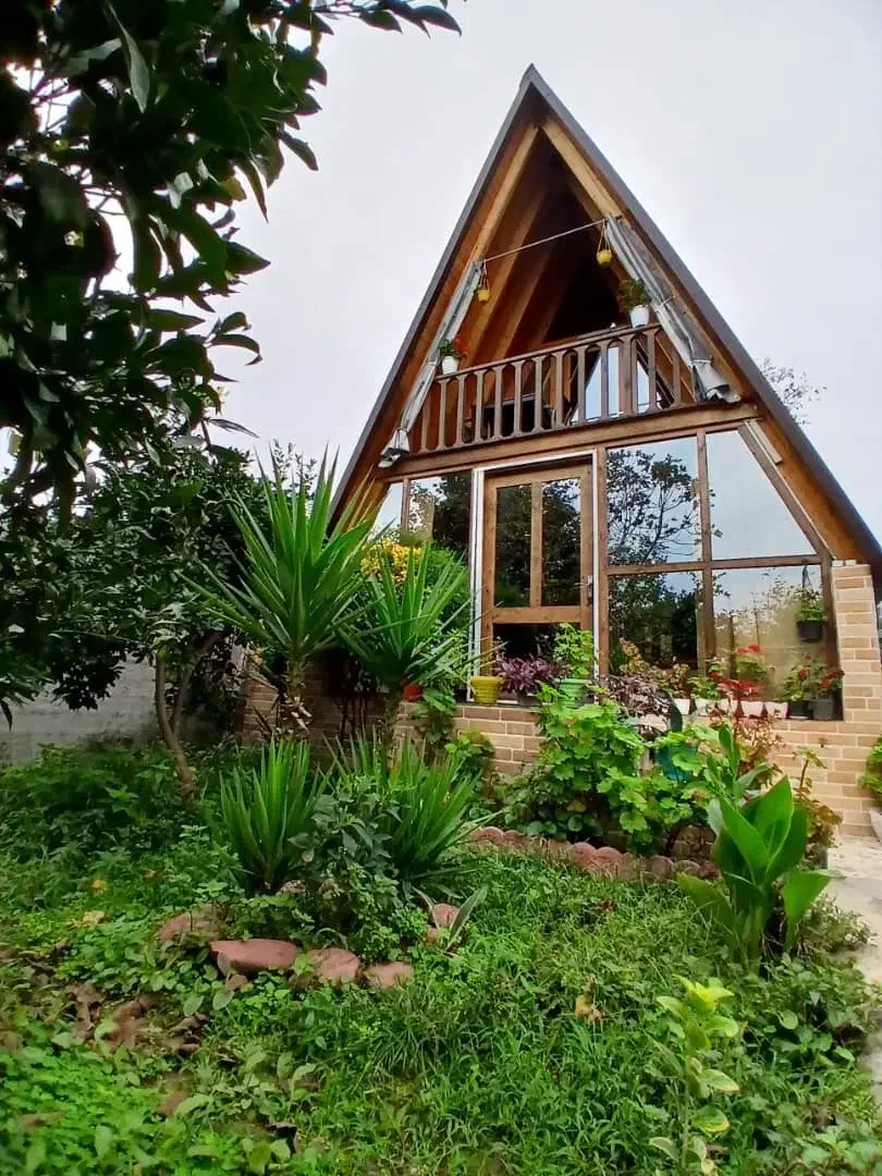 اجاره کلبه جنگلی، پناهگاه سبز جنگل با کلبه دنج|اجارهٔ کوتاهمدت ویلا و باغ|شیرگاه, |دیوار