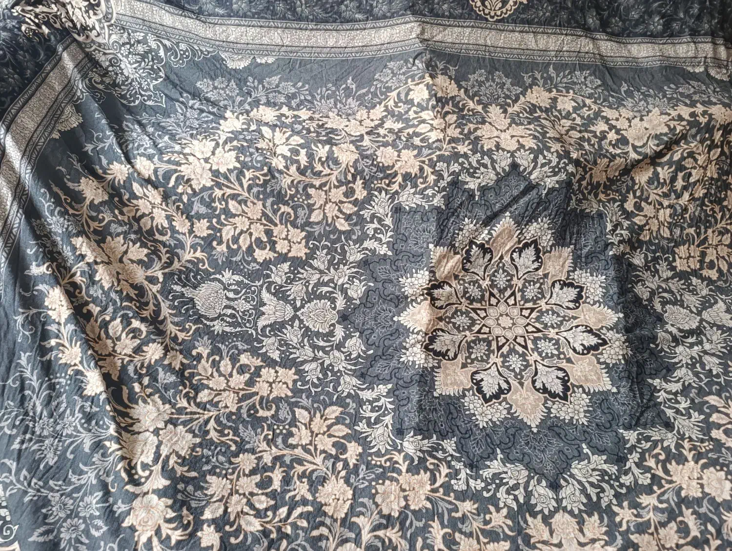 روفرشی پارچه ای|روفرشی|رشت, کوی امام رضا|دیوار