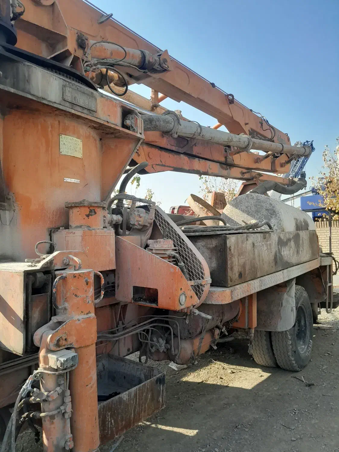 ولوو پمپ بتن دکل شوئینگ موتور گیربکس سالم روشن|خودرو سنگین|اسلام‌شهر, ملک‌آباد|دیوار